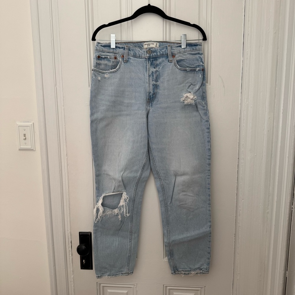 Abercrombie High Rise Mom Jeans Size 29